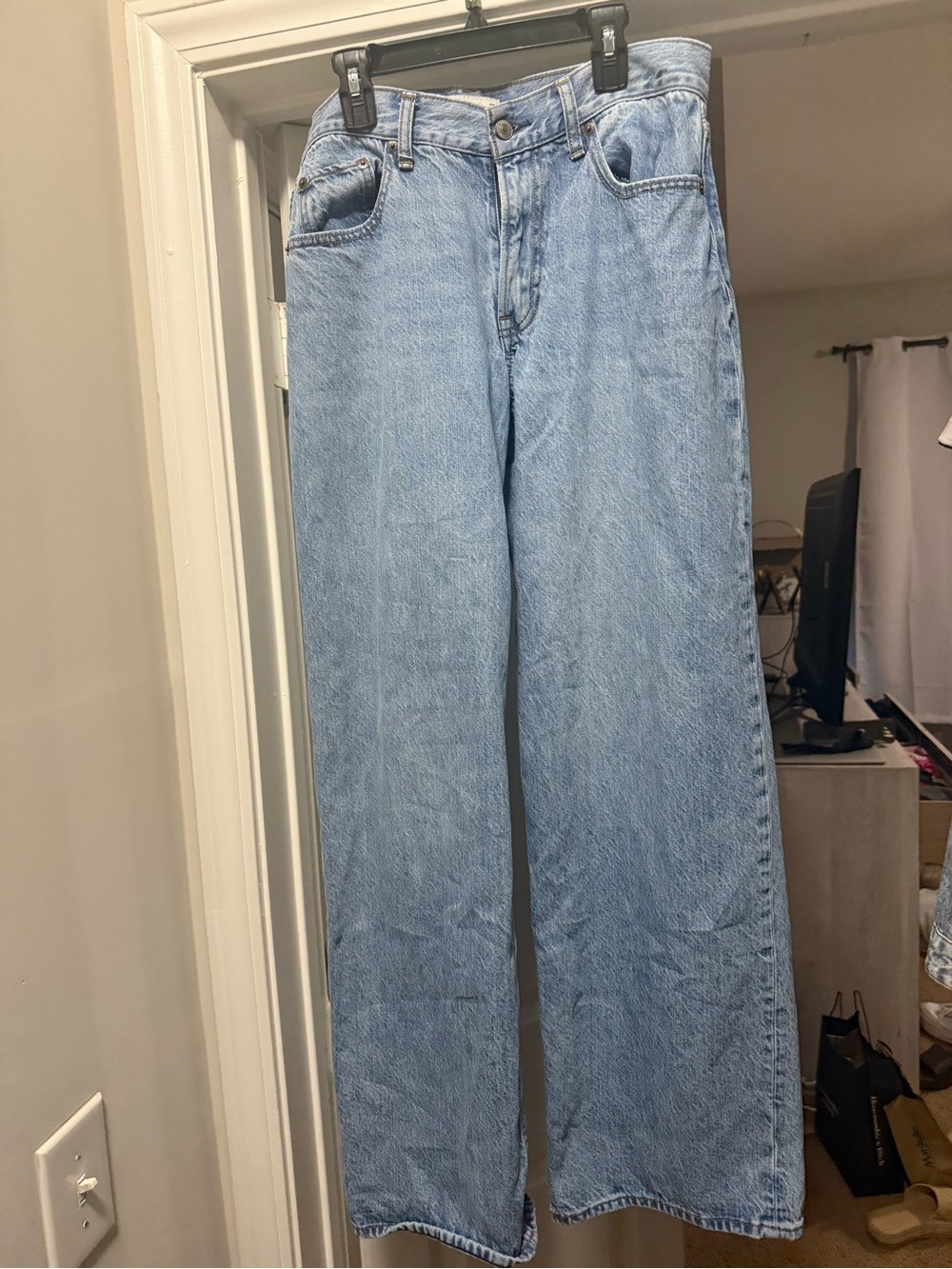 Abercrombie & Fitch Light Wash Wide-Leg Jeans